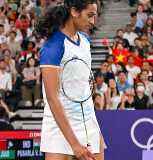 Japan Masters: Sindhu's campaign ends after losing to Michelle Li | Japan Masters: Sindhu's campaign ends after losing to Michelle Li