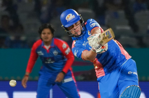 WPL 2025: Sciver-Brunt’s lone battle lifts MI to 164 as Delhi bowlers strike late | WPL 2025: Sciver-Brunt’s lone battle lifts MI to 164 as Delhi bowlers strike late