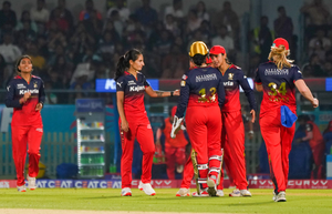 WPL 2025: Renuka and Georgia pick three wickets each as RCB bowl out DC for 141 | WPL 2025: Renuka and Georgia pick three wickets each as RCB bowl out DC for 141