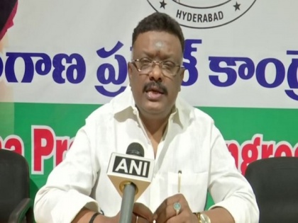 Gross injustice being meted out to backward classes in Telangana by TRS: Congress | Gross injustice being meted out to backward classes in Telangana by TRS: Congress