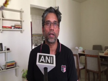 Bhima Koregaon case: Pune police conducts searches at DU professor's house in Noida | Bhima Koregaon case: Pune police conducts searches at DU professor's house in Noida