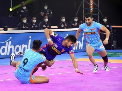 PKL: Naveen shines as Dabang Delhi decimates Bengal Warriors | PKL: Naveen shines as Dabang Delhi decimates Bengal Warriors PKL: Naveen shines as Dabang Delhi decimates Bengal Warriors | PKL: Naveen shines as Dabang Delhi decimates Bengal Warriors