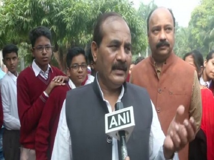 UP: Forest Minister Dara Singh Chauhan visits Lucknow Zoo on Bal Utsav | UP: Forest Minister Dara Singh Chauhan visits Lucknow Zoo on Bal Utsav