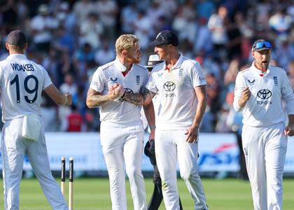 3rd Test: Stokes strikes on final ball as England leave India at 58/4 in chase of 193 | 3rd Test: Stokes strikes on final ball as England leave India at 58/4 in chase of 193