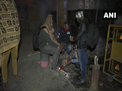 Icy winds bring minimum temperature to 5 degree Celsius in Delhi | Icy winds bring minimum temperature to 5 degree Celsius in Delhi Icy winds bring minimum temperature to 5 degree Celsius in Delhi | Icy winds bring minimum temperature to 5 degree Celsius in Delhi
