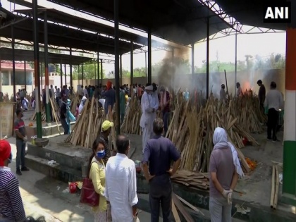 Frustrations mount as Covid-19 guidelines flouted in Delhi's Ghazipur crematorium | Frustrations mount as Covid-19 guidelines flouted in Delhi's Ghazipur crematorium