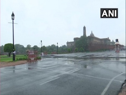 Cloudy sky with light rainfall expected in Delhi today | Cloudy sky with light rainfall expected in Delhi today