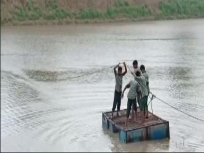 MP: Students risk lives by crossing river in makeshift boats in Hirli | MP: Students risk lives by crossing river in makeshift boats in Hirli MP: Students risk lives by crossing river in makeshift boats in Hirli | MP: Students risk lives by crossing river in makeshift boats in Hirli