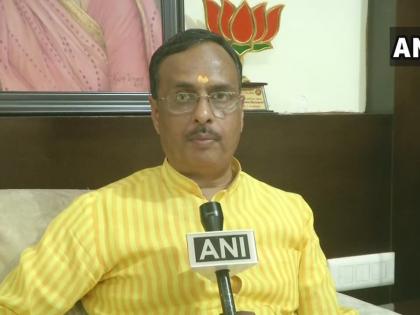 UP Dy CM hits out at Priyanka, says Sonbhadra firing case shouldn't be politicised | UP Dy CM hits out at Priyanka, says Sonbhadra firing case shouldn't be politicised UP Dy CM hits out at Priyanka, says Sonbhadra firing case shouldn't be politicised | UP Dy CM hits out at Priyanka, says Sonbhadra firing case shouldn't be politicised