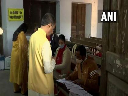 UP Assembly polls: Dy CM Dinesh Sharma casts his vote in Lucknow | UP Assembly polls: Dy CM Dinesh Sharma casts his vote in Lucknow