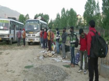 Over 230 migrant workers test negative for COVID-19, discharged from quarantine in Doda | Over 230 migrant workers test negative for COVID-19, discharged from quarantine in Doda