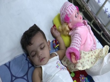 Delhi: To convince toddler to accept treatment for a broken bone, doctors plaster her doll | Delhi: To convince toddler to accept treatment for a broken bone, doctors plaster her doll