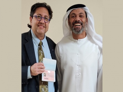 Dr. GautamAllahbadia receives the UAE Golden Visa | Dr. GautamAllahbadia receives the UAE Golden Visa