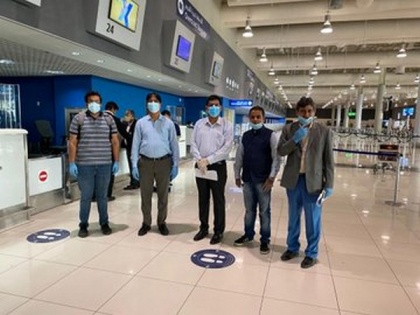 'Vande Bharat' special flight to bring home stranded labourers from Dubai | 'Vande Bharat' special flight to bring home stranded labourers from Dubai