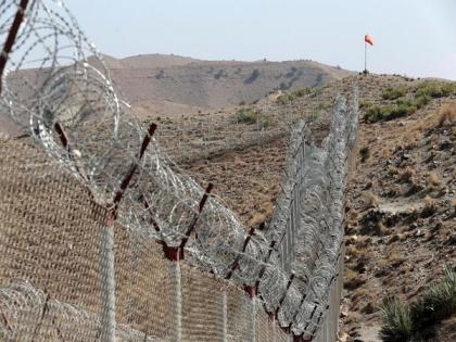 Tension runs high along Pak-Afghan Nimroz border | Tension runs high along Pak-Afghan Nimroz border