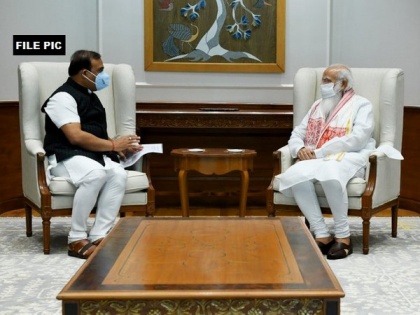 PM Modi speaks to Assam CM, assures all help to tackle flood situation | PM Modi speaks to Assam CM, assures all help to tackle flood situation