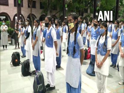 Delhi schools reopen for classes 9 to 12, with COVID-19 protocols in place | Delhi schools reopen for classes 9 to 12, with COVID-19 protocols in place