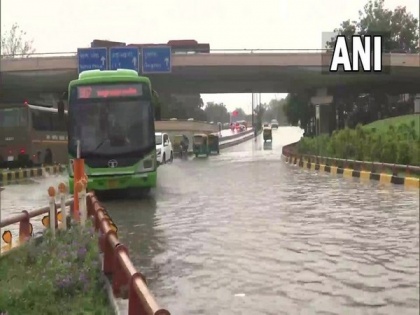 Several parts of Delhi waterlogged after torrential rains | Several parts of Delhi waterlogged after torrential rains