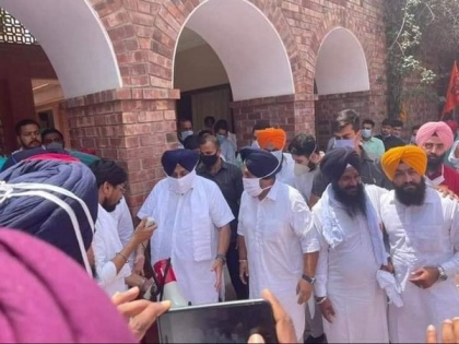 Sukhbir Badal along with several others booked for flouting COVID-19 protocols in Punjab | Sukhbir Badal along with several others booked for flouting COVID-19 protocols in Punjab