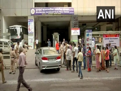 Mumbai: Drive-in COVID vaccination centre for senior citizens, disabled at multi-level parking | Mumbai: Drive-in COVID vaccination centre for senior citizens, disabled at multi-level parking