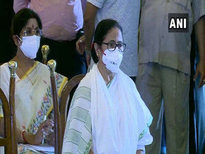 Mamata urges PM Modi to vaccinate Central, State govt employees on priority | Mamata urges PM Modi to vaccinate Central, State govt employees on priority