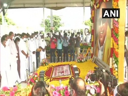 Tamil Nadu CM pays floral tribute to father former CM M Karunanidhi on his birth anniversary | Tamil Nadu CM pays floral tribute to father former CM M Karunanidhi on his birth anniversary