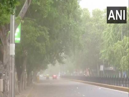 Brief spell of light rain in Delhi brings respite from scorching heat | Brief spell of light rain in Delhi brings respite from scorching heat
