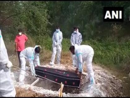 Social workers perform last rites of COVID patients in Coimbatore | Social workers perform last rites of COVID patients in Coimbatore