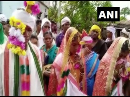 Tribal man marries two women with consent of all three families in Telangana | Tribal man marries two women with consent of all three families in Telangana