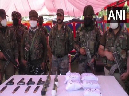 J-K Police busts narco-terror module; arrests 10 with arms, heroin worth Rs 45 cr | J-K Police busts narco-terror module; arrests 10 with arms, heroin worth Rs 45 cr
