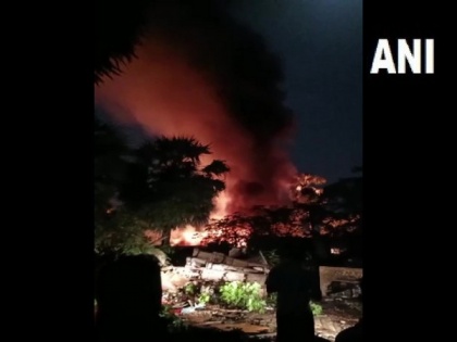 Mumbai: Fire breaks out in plastic godown in Malad West | Mumbai: Fire breaks out in plastic godown in Malad West