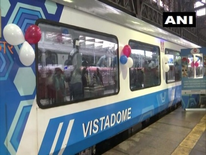 Central Railway restores Mumbai-Pune Deccan Express special train with 'Vistadome coach' | Central Railway restores Mumbai-Pune Deccan Express special train with 'Vistadome coach'