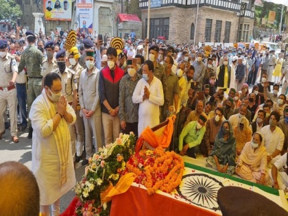 Nadda lays wreath on behalf of PM Modi on mortal remains of Virbhadra Singh | Nadda lays wreath on behalf of PM Modi on mortal remains of Virbhadra Singh