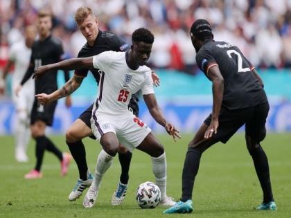 Saka filled with respect as he gets rousing reception from Arsenal, Tottenham supporters | Saka filled with respect as he gets rousing reception from Arsenal, Tottenham supporters