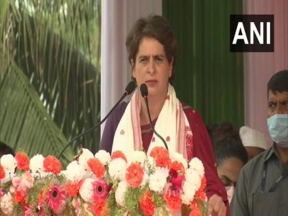 Country supporting farmers in their fight to save agriculture, says Priyanka Gandhi | Country supporting farmers in their fight to save agriculture, says Priyanka Gandhi