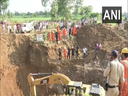 8 bodies recovered from well in MP's Vidisha, rescue ops on | 8 bodies recovered from well in MP's Vidisha, rescue ops on
