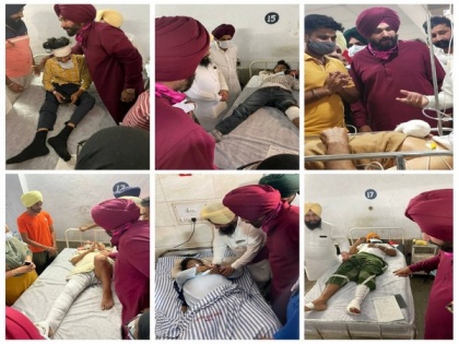 Navjot Singh Sidhu visits the families of deceased in bus accident at Moga district | Navjot Singh Sidhu visits the families of deceased in bus accident at Moga district