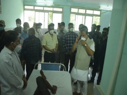 Assam CM Himanta Biswa Sarma visits Silchar Medical College and Hospital to meet police personnel injured in border clash with Mizoram | Assam CM Himanta Biswa Sarma visits Silchar Medical College and Hospital to meet police personnel injured in border clash with Mizoram