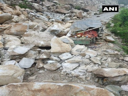 Chandigarh-Manali Highway closed due to landslide, restoration work underway | Chandigarh-Manali Highway closed due to landslide, restoration work underway