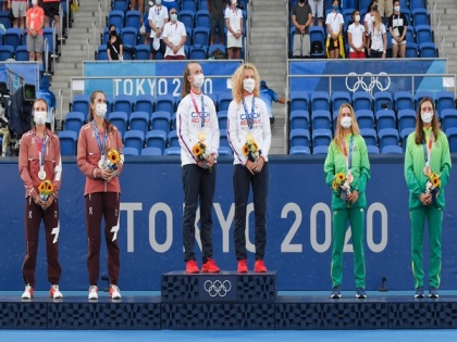Tokyo Olympics: Krejcikova, Siniakova secure women's doubles gold | Tokyo Olympics: Krejcikova, Siniakova secure women's doubles gold