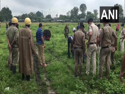 CID bomb squad defuses suspected country-made bomb in WB | CID bomb squad defuses suspected country-made bomb in WB CID bomb squad defuses suspected country-made bomb in WB | CID bomb squad defuses suspected country-made bomb in WB