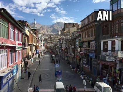 Ladakh administration's decision on inner line permit draws mixed reaction from local taxi operators | Ladakh administration's decision on inner line permit draws mixed reaction from local taxi operators Ladakh administration's decision on inner line permit draws mixed reaction from local taxi operators | Ladakh administration's decision on inner line permit draws mixed reaction from local taxi operators
