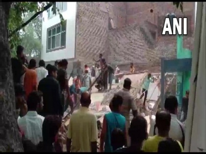 Building collapses in Delhi's Nand Nagri area | Building collapses in Delhi's Nand Nagri area