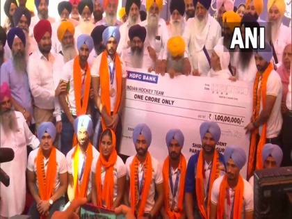 SGPC awards Rs 1 crore to Indian men's hockey team | SGPC awards Rs 1 crore to Indian men's hockey team