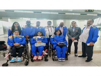 Paralympics: Paddlers Bhavina, Sonal depart for Tokyo with PCI chief Deepa Malik and Dy Chef de Mission Arhan Bagati | Paralympics: Paddlers Bhavina, Sonal depart for Tokyo with PCI chief Deepa Malik and Dy Chef de Mission Arhan Bagati