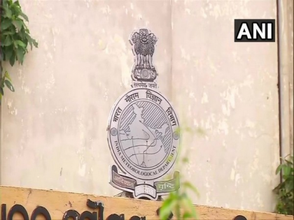 IMD predicts rain accompanied by thunderstorms for Delhi, UP | IMD predicts rain accompanied by thunderstorms for Delhi, UP IMD predicts rain accompanied by thunderstorms for Delhi, UP | IMD predicts rain accompanied by thunderstorms for Delhi, UP