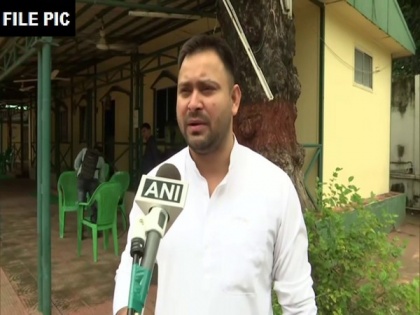 Will fight against attempt of turning democratic India into East India Company conglomerate: Tejashwi Yadav | Will fight against attempt of turning democratic India into East India Company conglomerate: Tejashwi Yadav