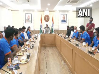 World Athletics U20 C'ships: Anurag Thakur meets athletes, wants to help youngsters shine further | World Athletics U20 C'ships: Anurag Thakur meets athletes, wants to help youngsters shine further