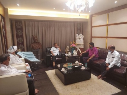 Ramdas Athawale meets Union Minister Narayan Rane in Mumbai | Ramdas Athawale meets Union Minister Narayan Rane in Mumbai