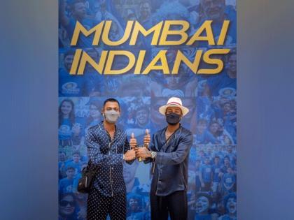 IPL 2021: Krunal, Hardik Pandya join Mumbai Indians' camp in UAE | IPL 2021: Krunal, Hardik Pandya join Mumbai Indians' camp in UAE